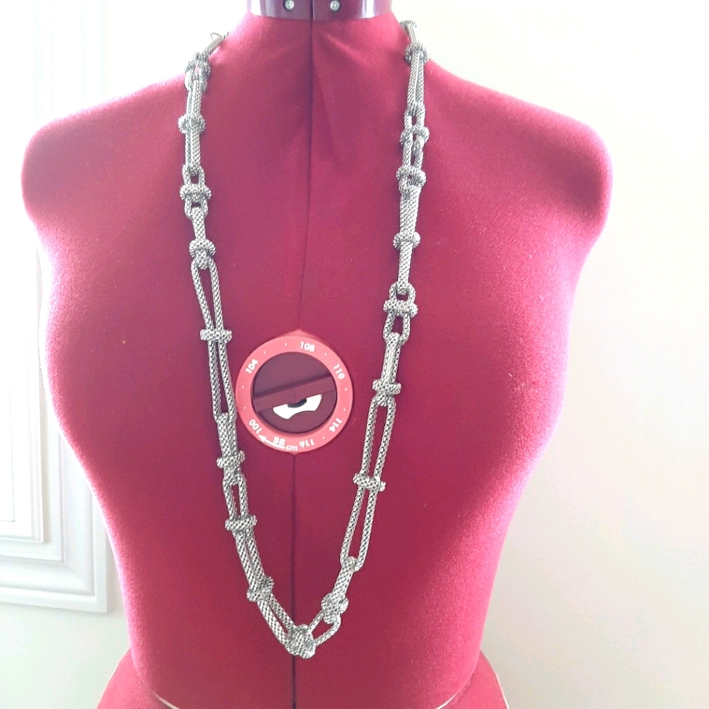 Chic Silver Necklace